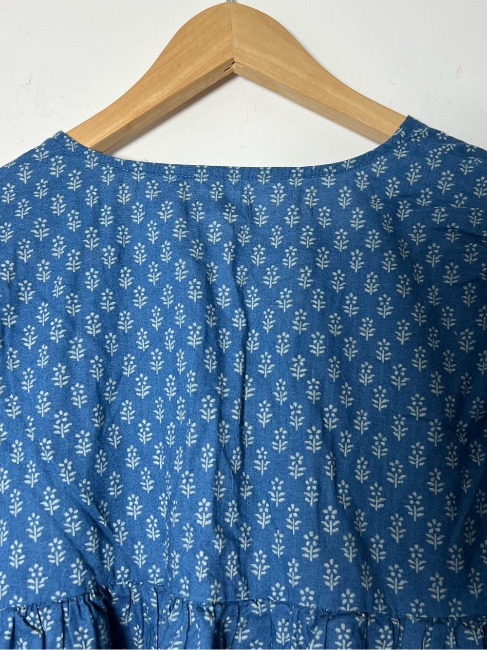 Faherty Lyla Top Organic Cotton Indigo Gobo Floral Print NEW - Picture 11 of 15